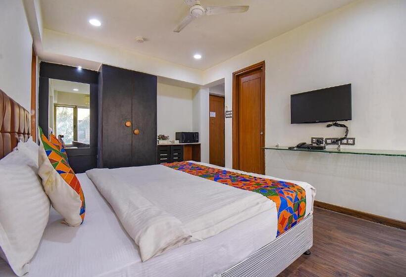 Fabhotel Sr Wakad   Nr Mall Of Millenium