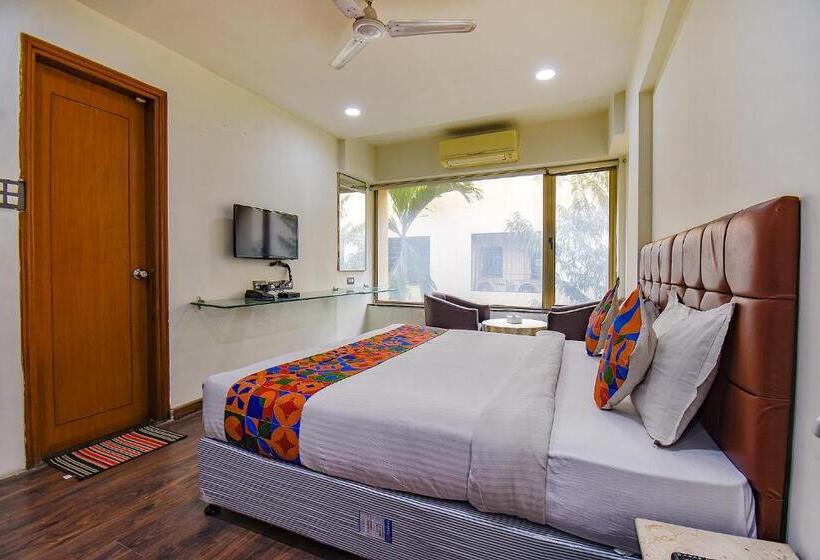 Fabhotel Sr Wakad   Nr Mall Of Millenium