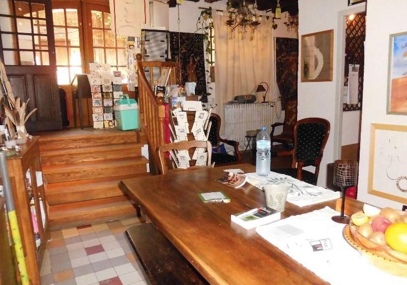 פנסיון Le Grenier A Sel