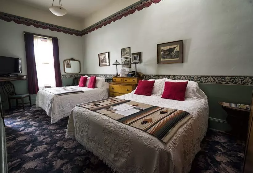 ベッドアンドブレックファースト Red Garter Inn