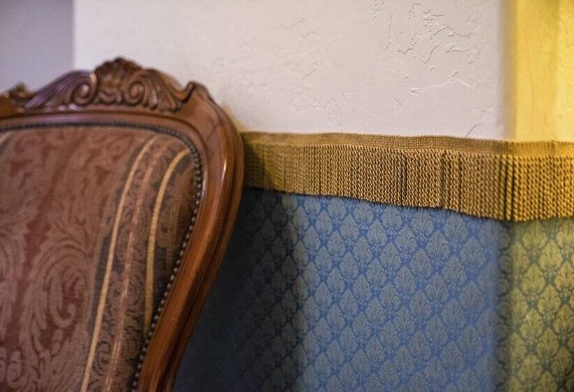 민박 Red Garter Inn