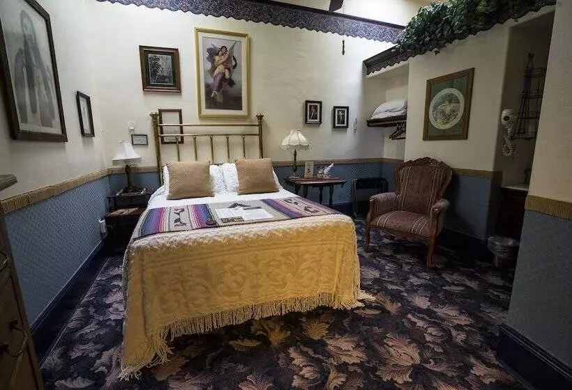 ベッドアンドブレックファースト Red Garter Inn