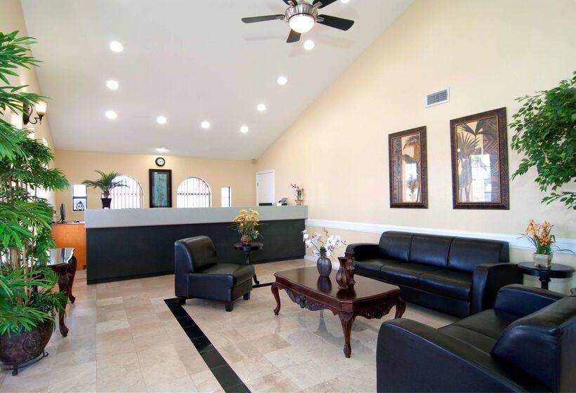 هتل Americas Best Value Inn Harlingen