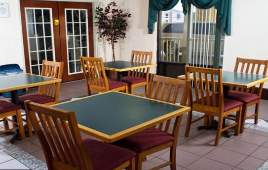 בית מלון כפרי Country Hearth Inn Union City