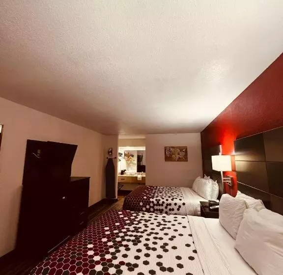 Отель Econo Lodge Inn & Suites Downtown San Antonio Riverwalk Area