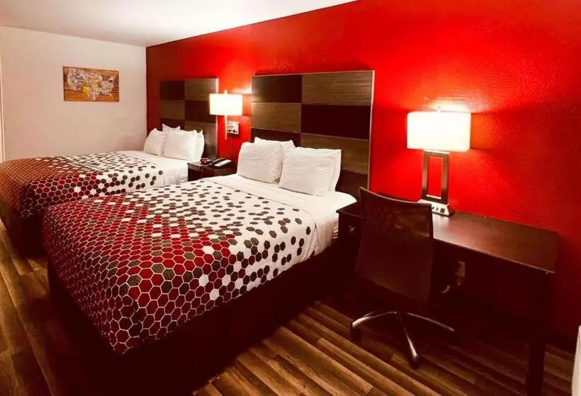Отель Econo Lodge Inn & Suites Downtown San Antonio Riverwalk Area