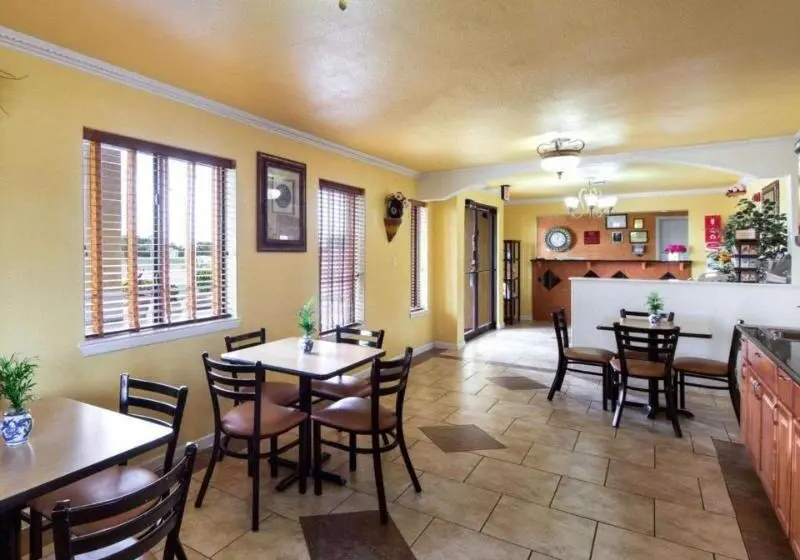 ホテル Econo Lodge Inn & Suites Downtown San Antonio Riverwalk Area