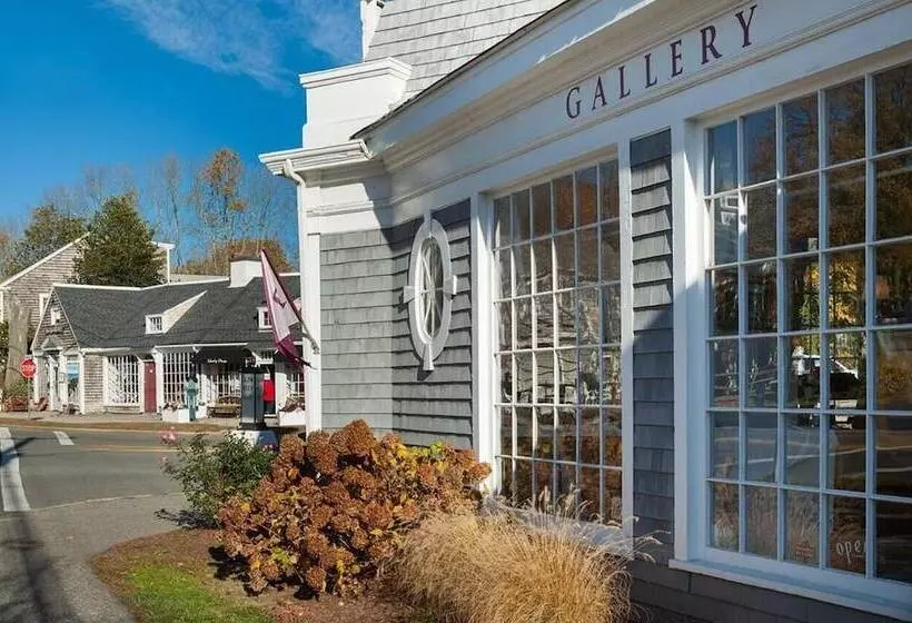 هتل Inn On The Square