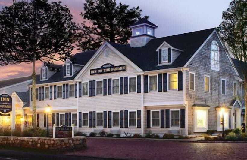 فندق Inn On The Square