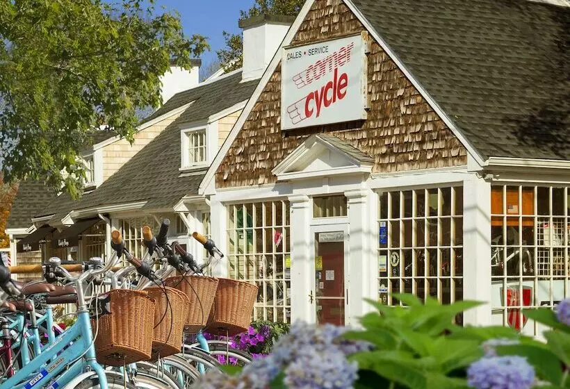 هتل Inn On The Square