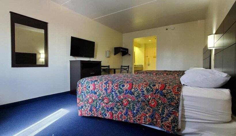 فندق Plano Inn & Suites