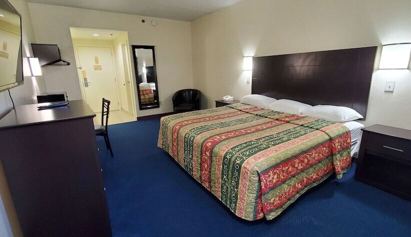 فندق Plano Inn & Suites