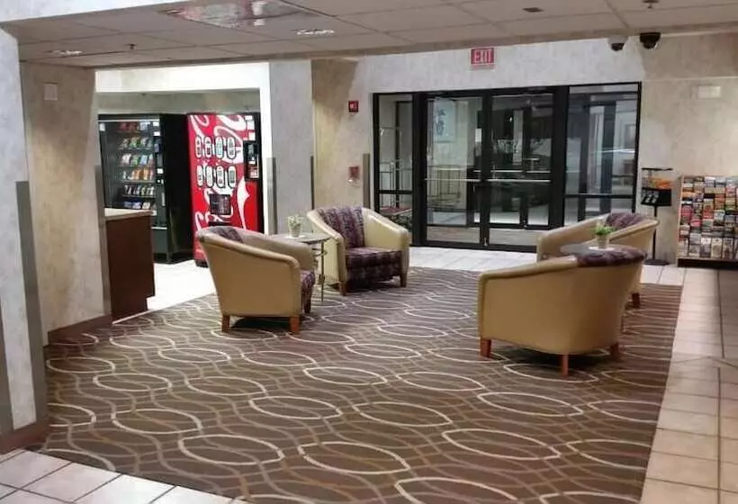 בית מלון כפרי Plano Inn & Suites