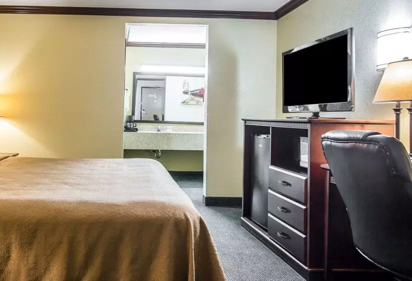 فندق Quality Inn San Diego I 5 Naval Base