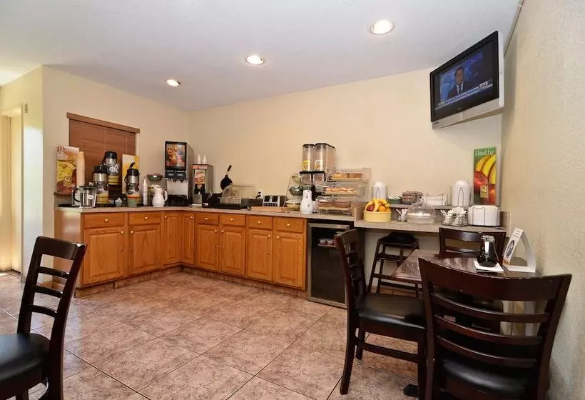 فندق Quality Inn San Diego I 5 Naval Base