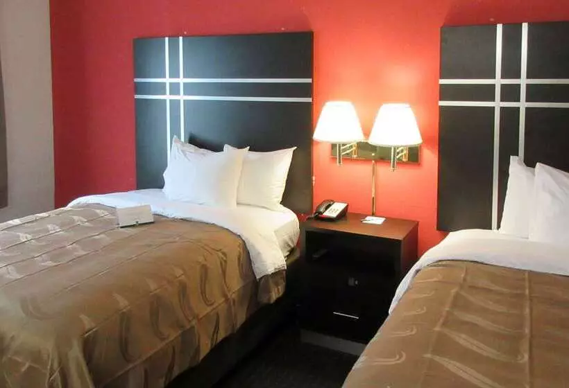 Отель Quality Suites Atlanta Airport East