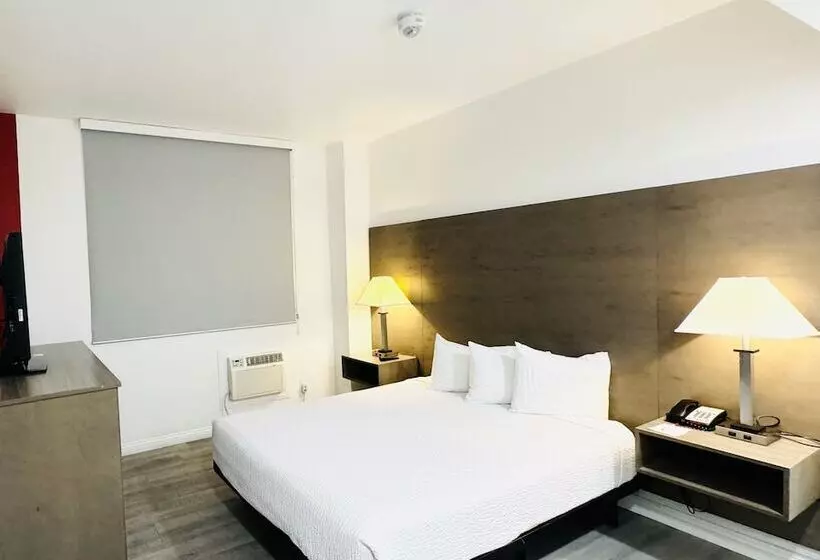 ホテル Ramada By Wyndham San Diego Airport