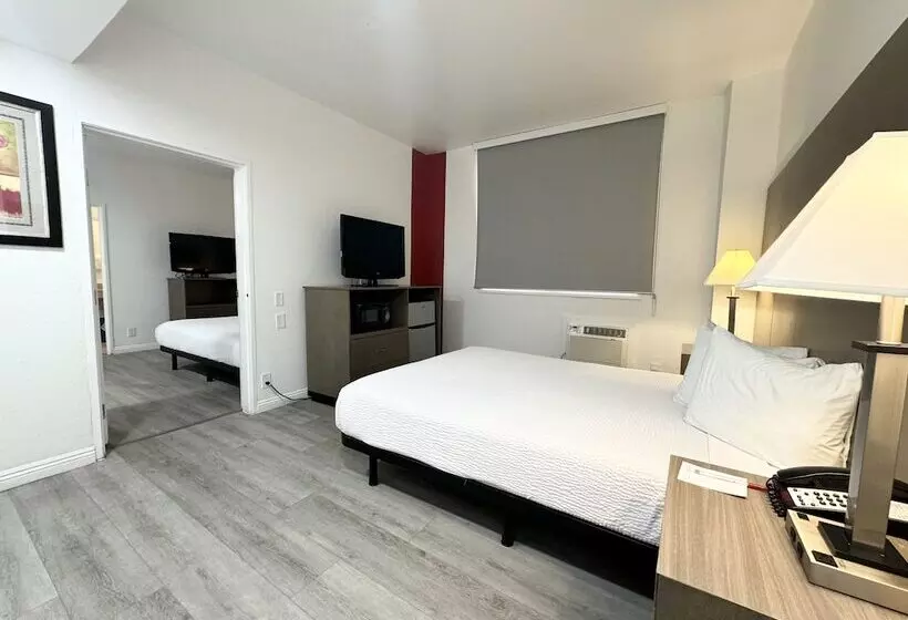 ホテル Ramada By Wyndham San Diego Airport