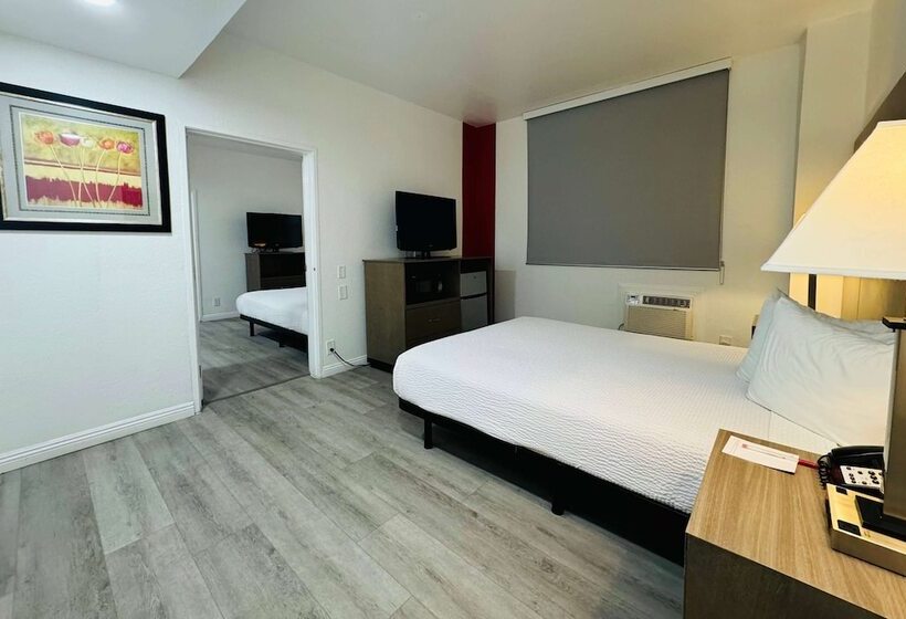 호텔 Ramada By Wyndham San Diego Airport