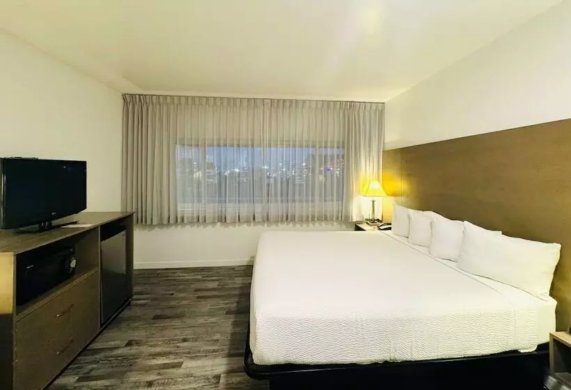 ホテル Ramada By Wyndham San Diego Airport