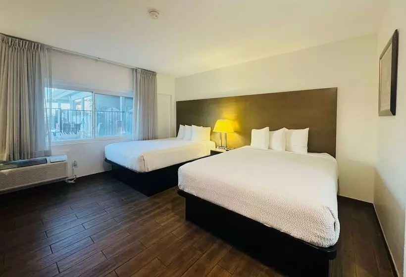 ホテル Ramada By Wyndham San Diego Airport