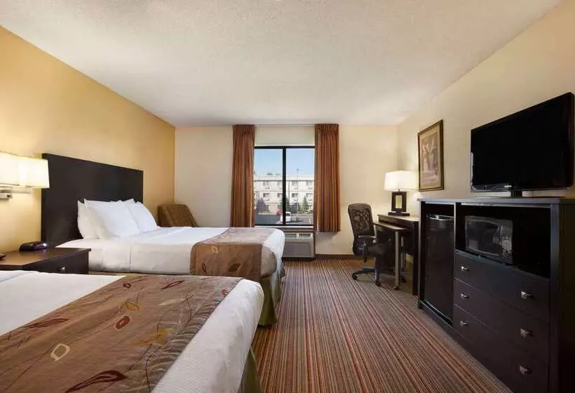 هتل Ramada By Wyndham Wisconsin Dells I 90