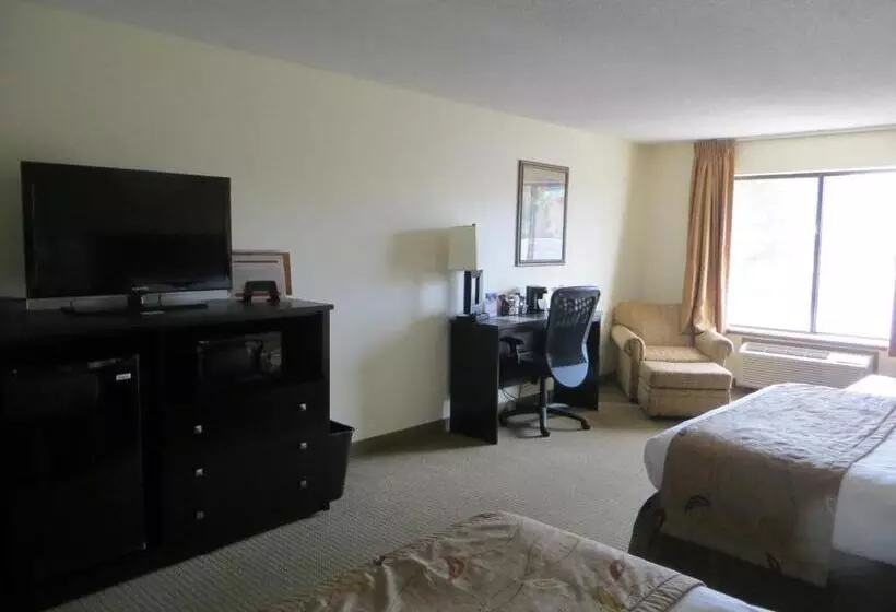 هتل Ramada By Wyndham Wisconsin Dells I 90