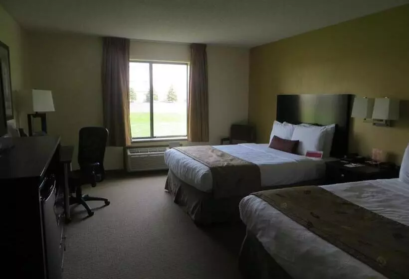 هتل Ramada By Wyndham Wisconsin Dells I 90