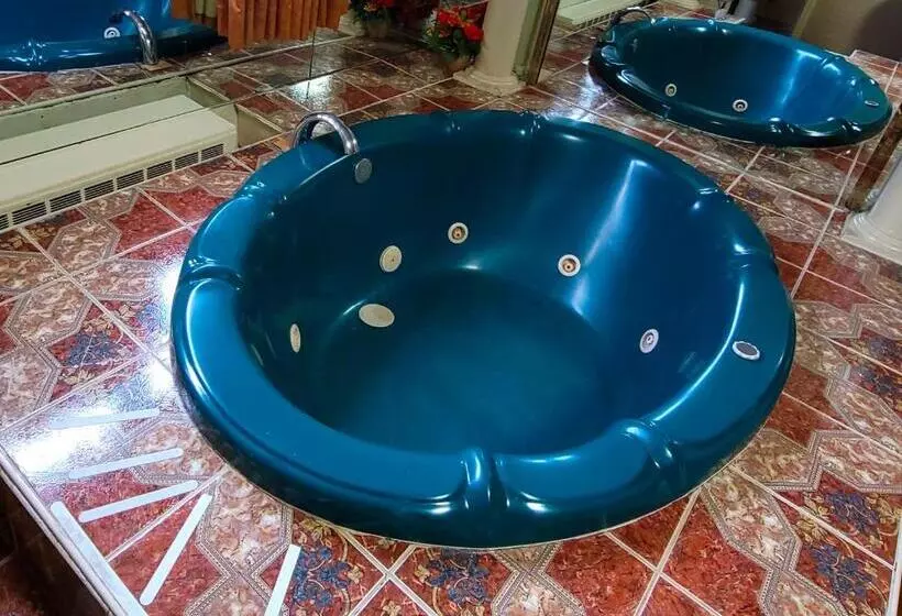 هتل Red Carpet Inn West Springfield