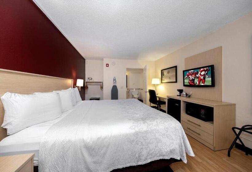 Otel Red Roof Inn Plus+ & Suites Naples Downtown 5th Ave S