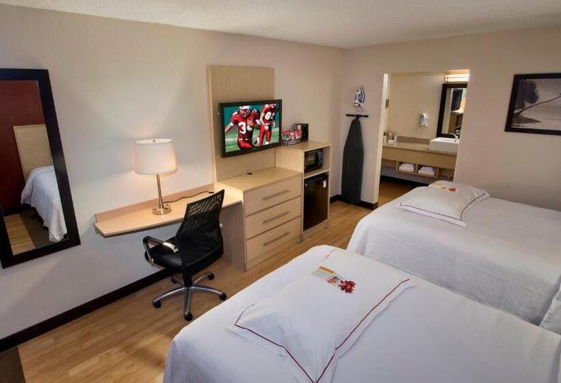 Otel Red Roof Inn Plus+ & Suites Naples Downtown 5th Ave S