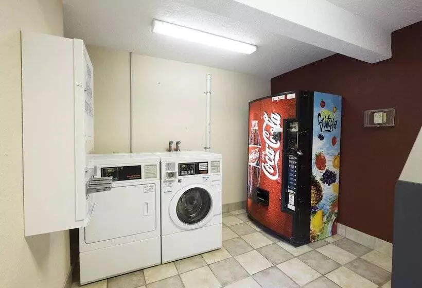 فندق Red Roof Inn Plus+ Wilmington Newark