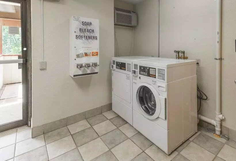 فندق Red Roof Inn Plus+ Wilmington Newark