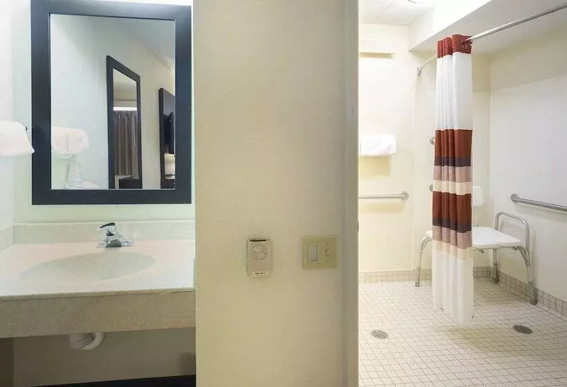 فندق Red Roof Inn Plus+ Wilmington Newark