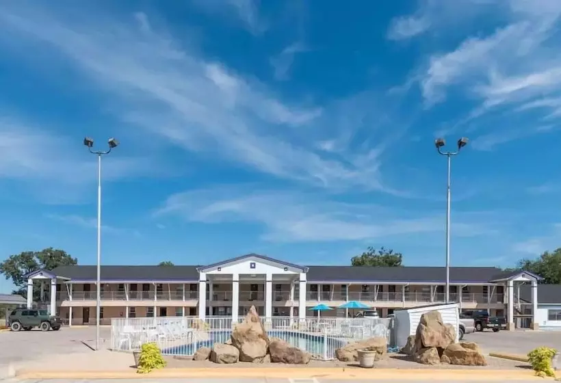 Отель Relax Inn Mineral Wells