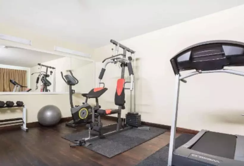 בית מלון כפרי Rodeway Inn