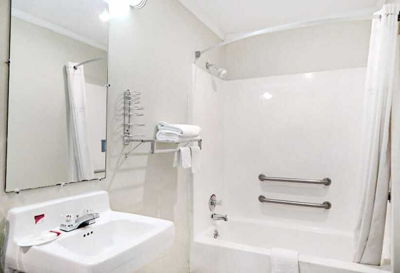 Отель Rodeway Inn