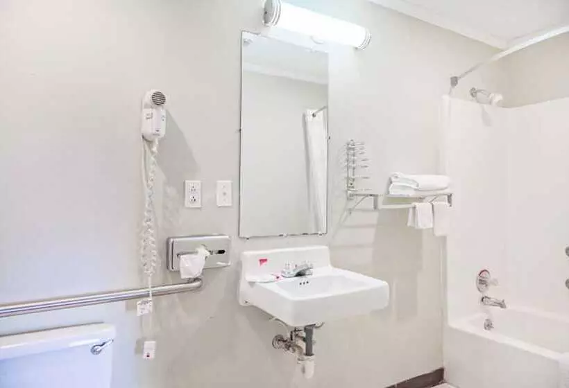 בית מלון כפרי Rodeway Inn