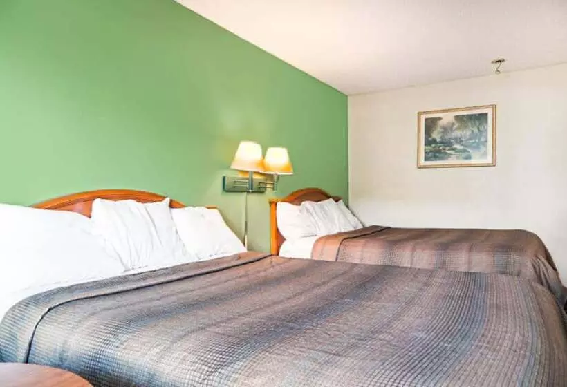 בית מלון כפרי Rodeway Inn