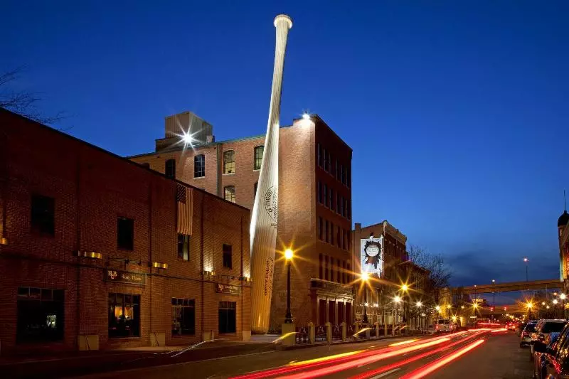 酒店 Sheraton Louisville Riverside