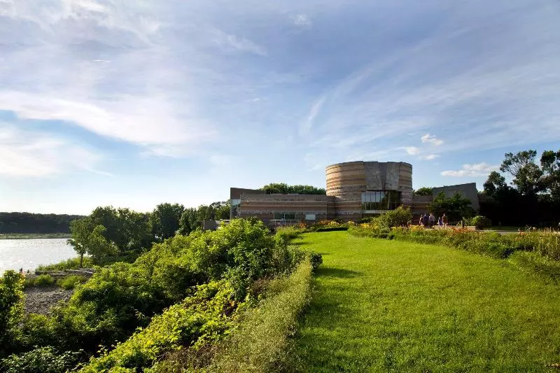 酒店 Sheraton Louisville Riverside