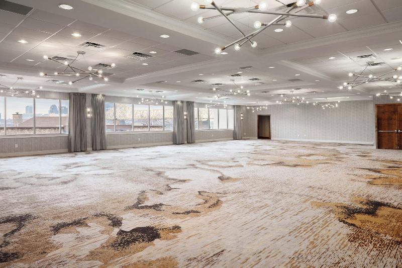 Отель Sheraton Louisville Riverside