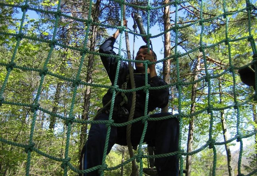 הוסטל Centre De Vacances La Sainte Famille