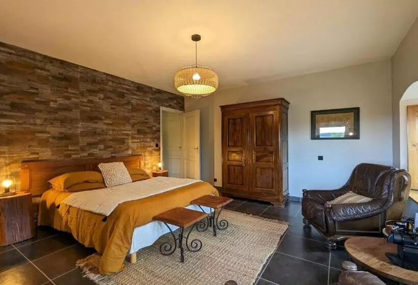 Aamiaismajoitus (B&B) Le Clos Des Pierres Rouges