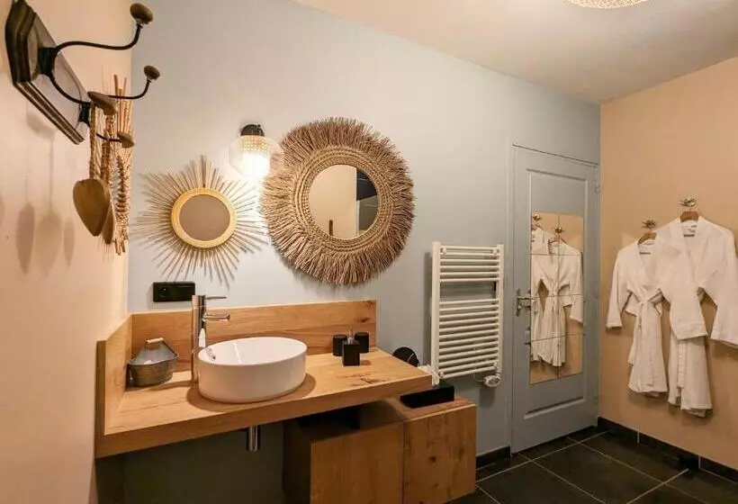 Aamiaismajoitus (B&B) Le Clos Des Pierres Rouges