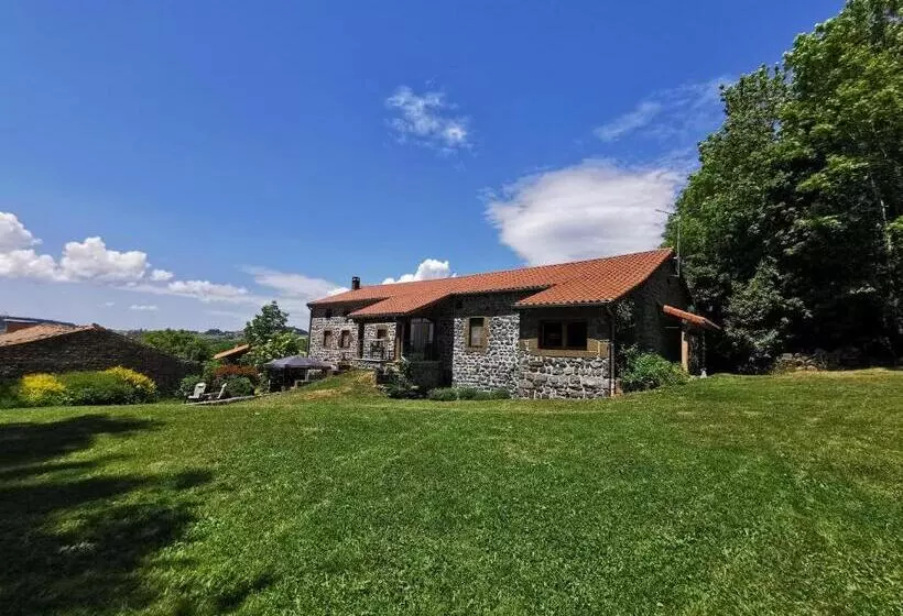 Aamiaismajoitus (B&B) Le Clos Des Pierres Rouges