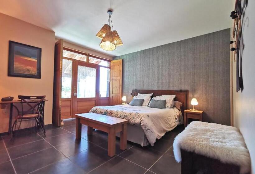 住宿加早餐  Le Clos Des Pierres Rouges