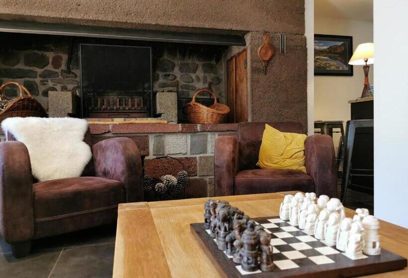 住宿加早餐  Le Clos Des Pierres Rouges