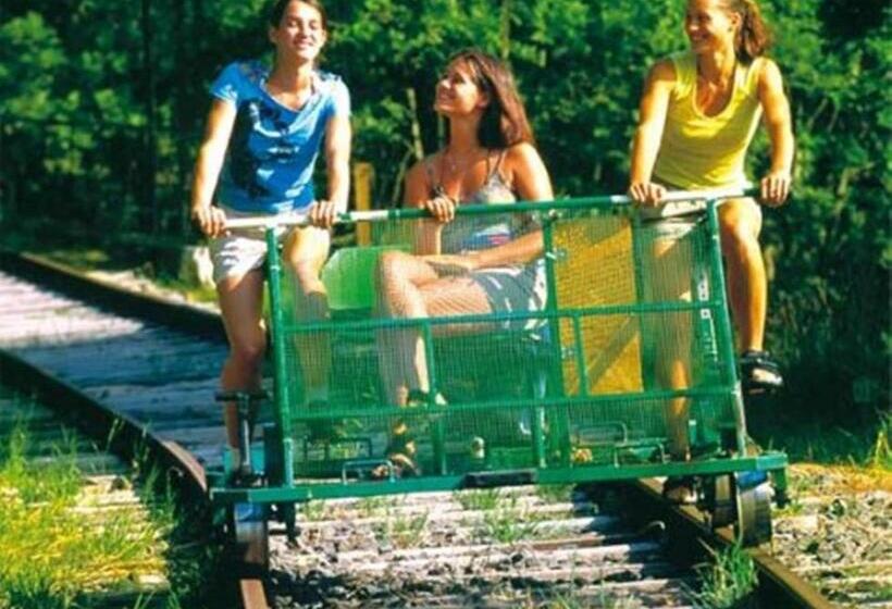 住宿加早餐  Le Clos Des Pierres Rouges