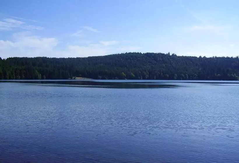 Aamiaismajoitus (B&B) Le Clos Des Pierres Rouges